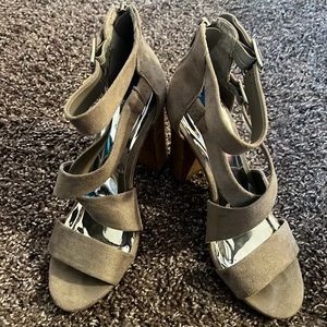 Taupe heeled sandal